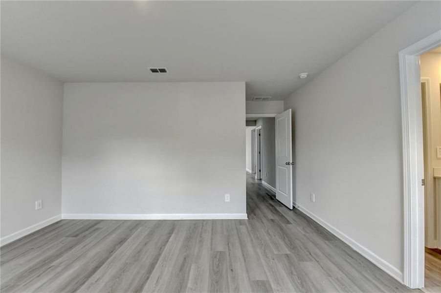 Spacious, unfurnished interior of a new home in , Lawrenceville (Image 34).