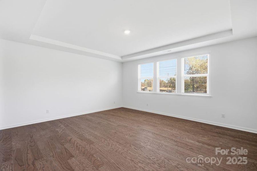 154 Nicholson Lane ~ Ready Now!