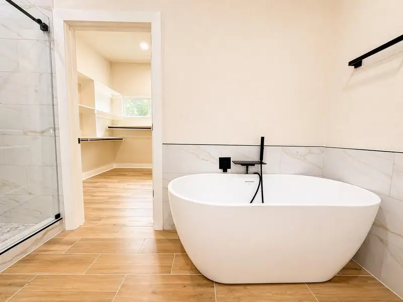 Primary Bathroom - 3rd Floor