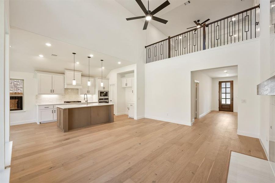Spacious, unfurnished interior of a new home in Willow Wood Classic 50, McKinney (Image 21).