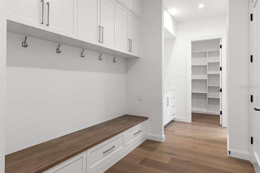Furnished interior view inside a new home in , Orlando (Image 8).
