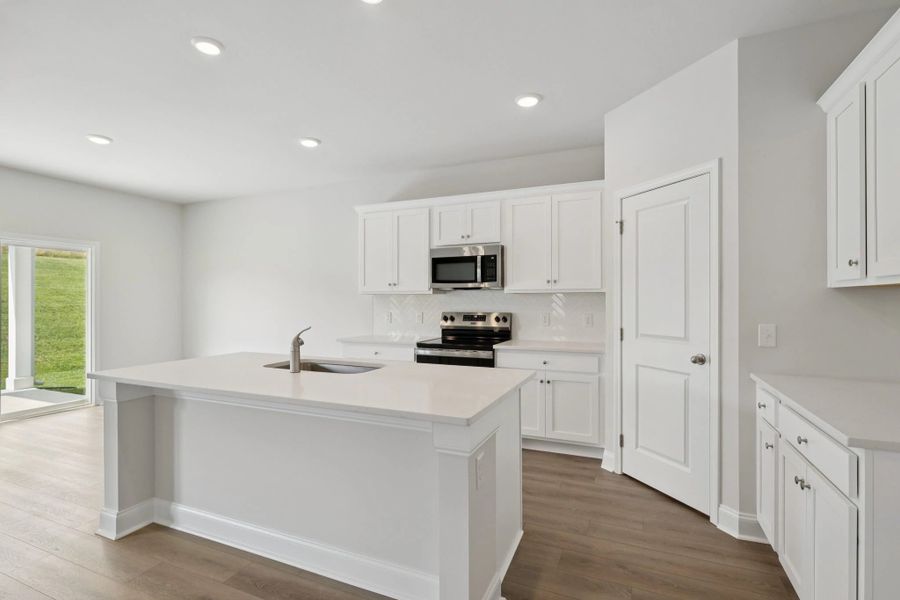 Furnished interior view inside a new home in Cades Bluff, Lebanon (Image 5).