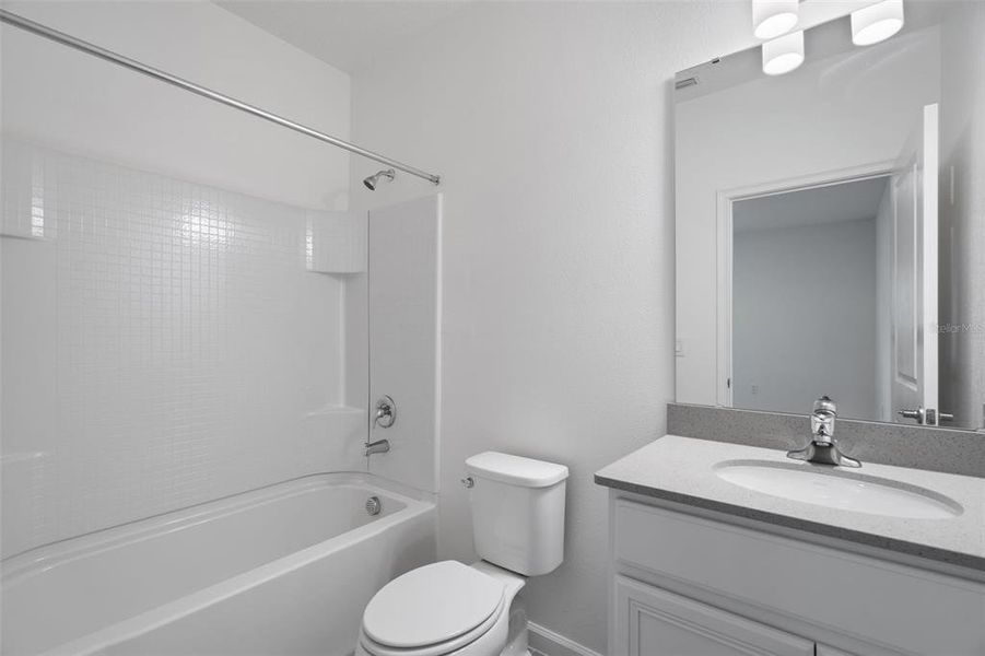 Furnished interior view inside a new home in , Orlando (Image 41).