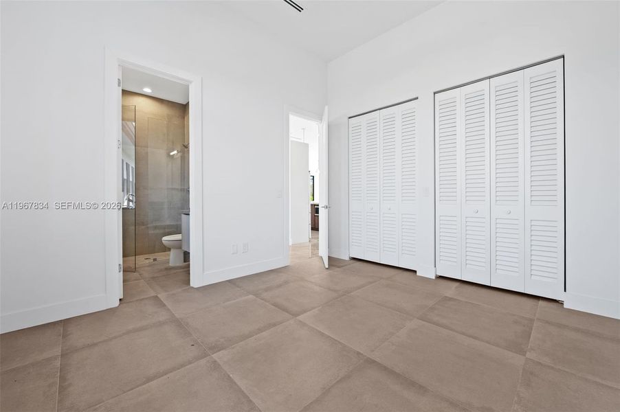 Spacious, unfurnished interior of a new home in , Davie (Image 26).