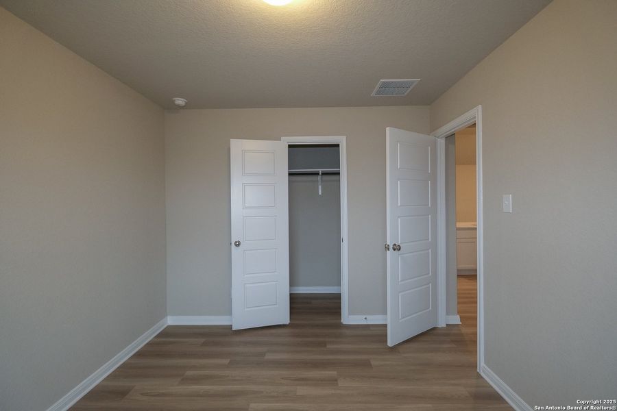 Spacious, unfurnished interior of a new home in Park Place, New Braunfels (Image 37).