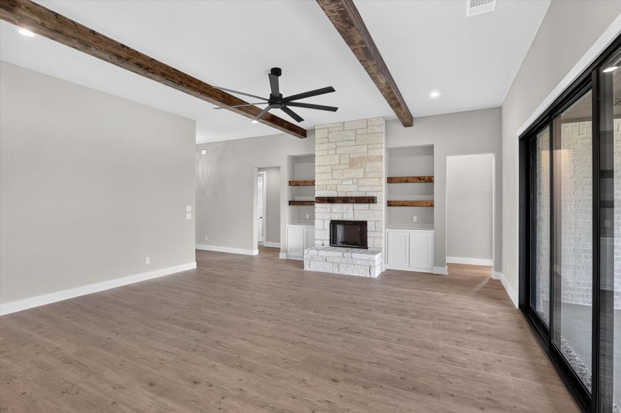 Spacious, unfurnished interior of a new home in Coyote Crossing, Godley (Image 29).