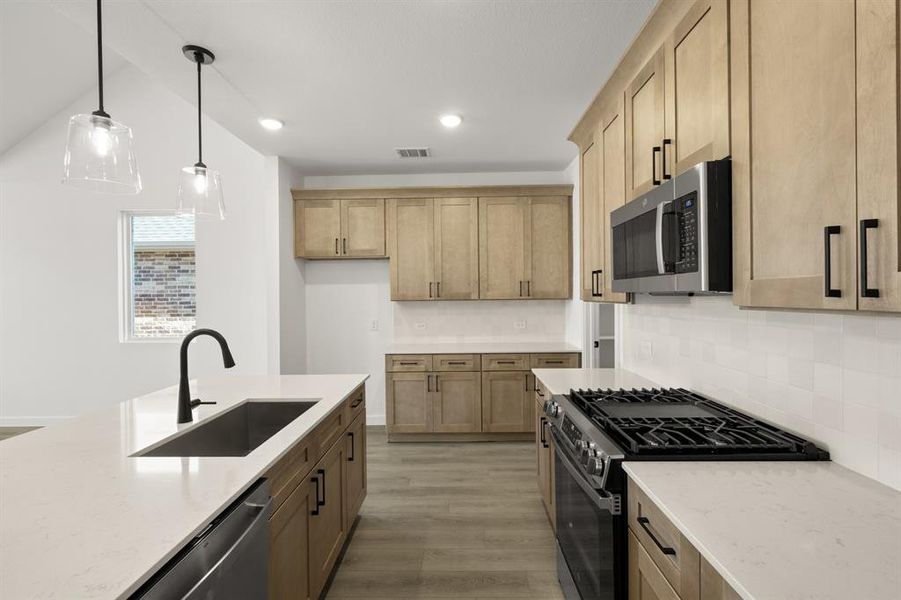 669 Tyronza- Kitchen-4