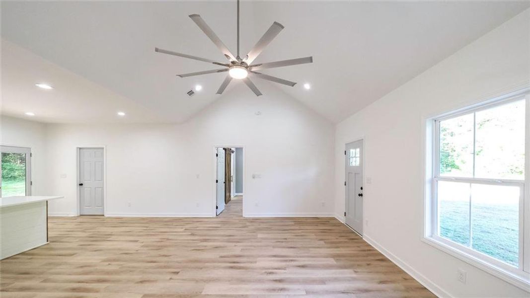 Spacious, unfurnished interior of a new home in , Temple (Image 25).