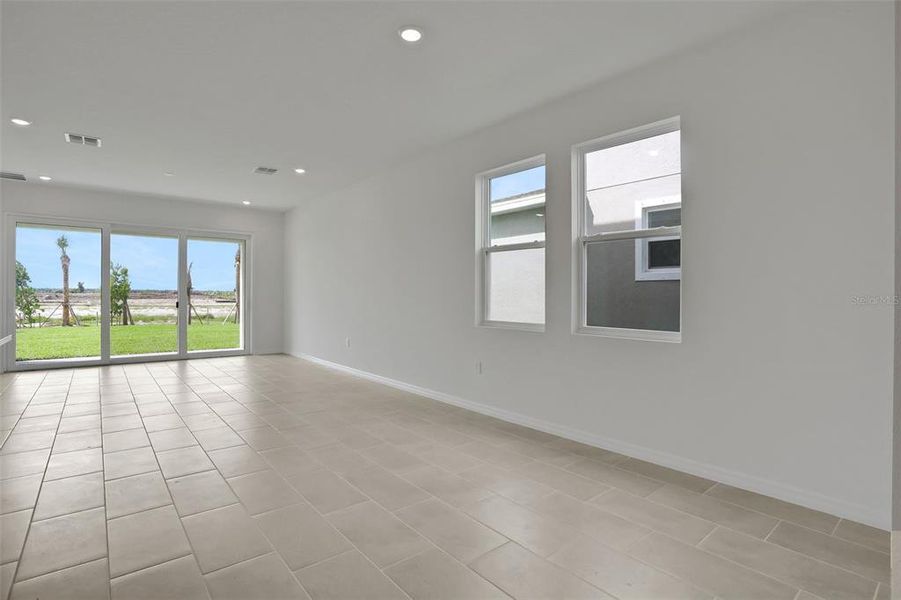 Spacious, unfurnished interior of a new home in Turnleaf, Punta Gorda (Image 10). Spacious, unfurnished interior of a new home in Turnleaf, Punta Gorda (Image 10).