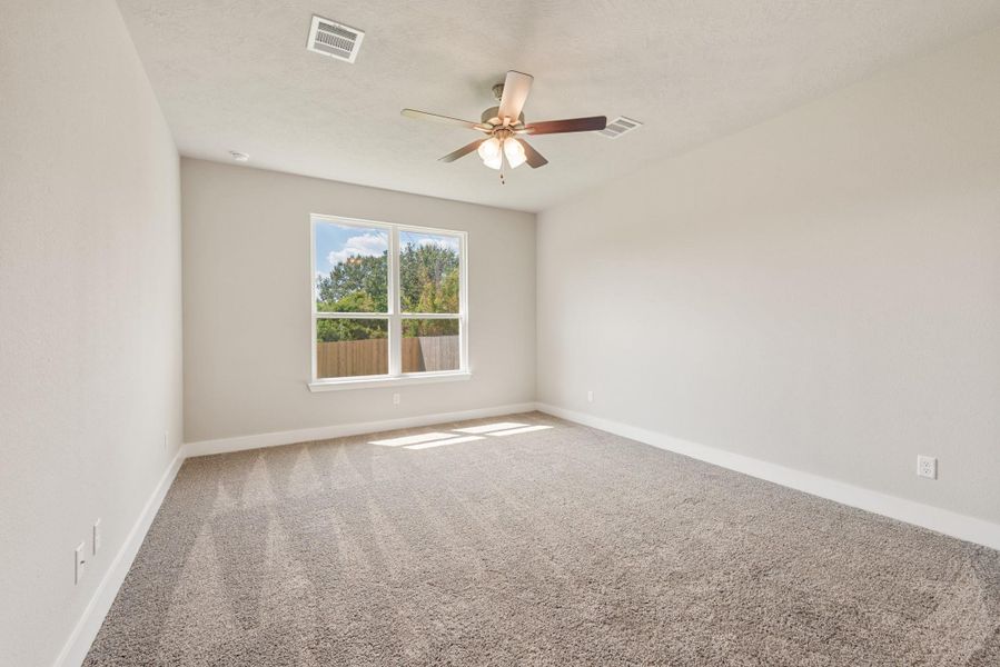 Spacious, unfurnished interior of a new home in , Brenham (Image 24).