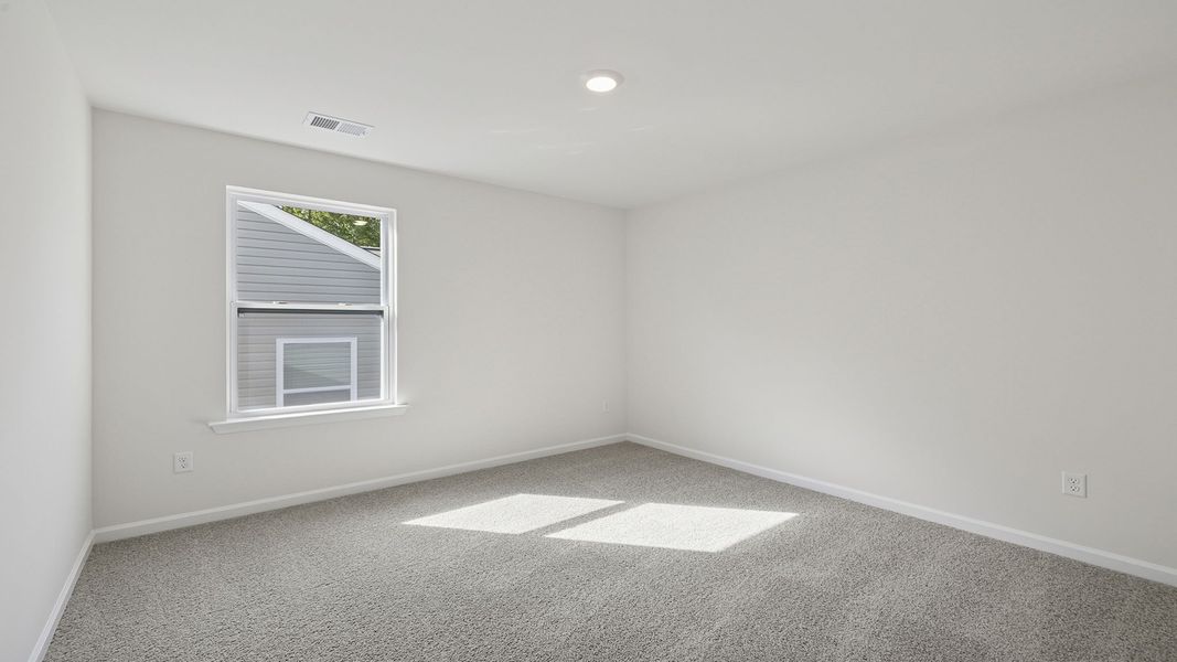 Spacious, unfurnished interior of a new home in Cloverdale Hills, Piedmont (Image 23).