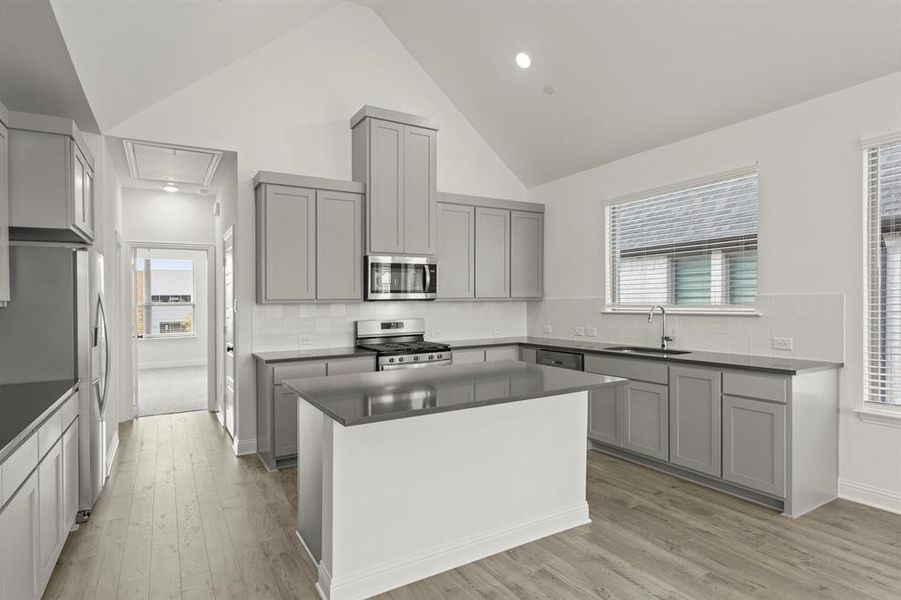 14. 2543 Brunswick - Kitchen (2)