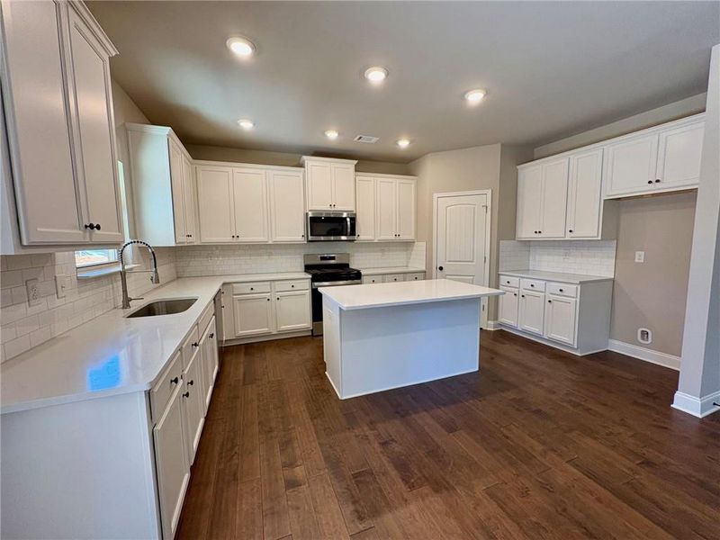 Furnished interior view inside a new home in , Grayson (Image 8).