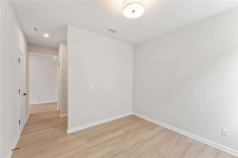 Spacious, unfurnished interior of a new home in Kelly Preserve, Loganville (Image 17). Spacious, unfurnished interior of a new home in Kelly Preserve, Loganville (Image 17).