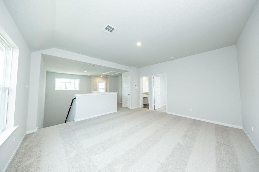 Spacious, unfurnished interior of a new home in Cliffstone Hills, Conroe (Image 10). Spacious, unfurnished interior of a new home in Cliffstone Hills, Conroe (Image 10).