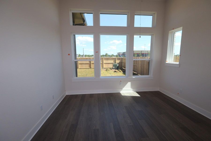Spacious, unfurnished interior of a new home in Elyson - Reserve Collection, Katy (Image 32).
