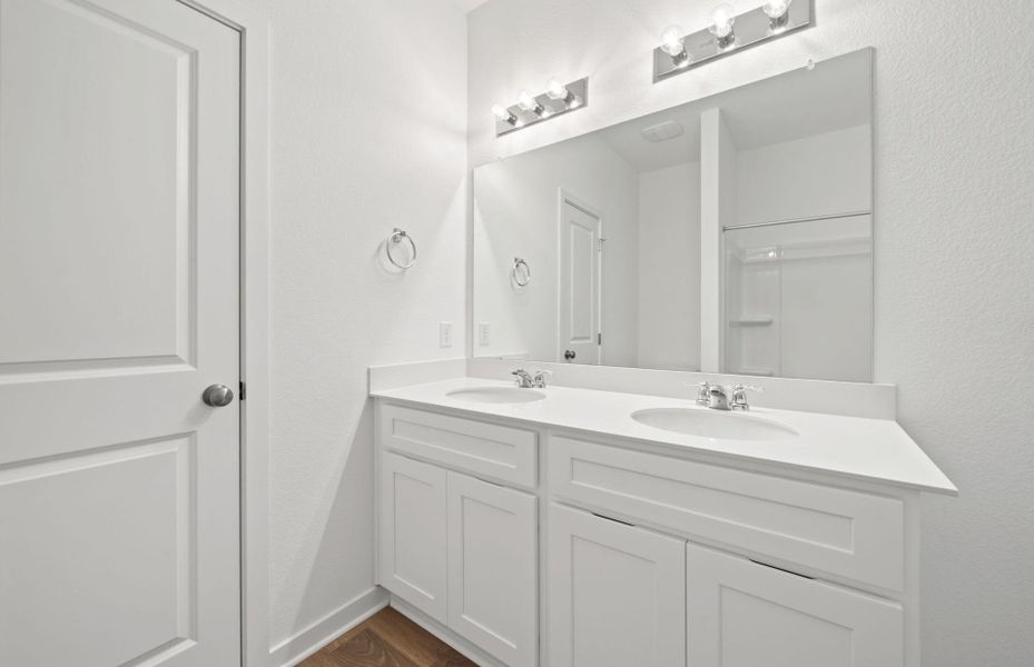 Furnished interior view inside a new home in Alto, San Marcos (Image 7).