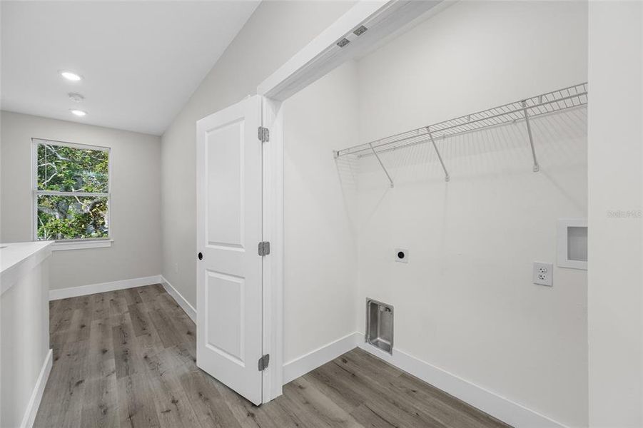 Spacious, unfurnished interior of a new home in , St. Petersburg (Image 11).