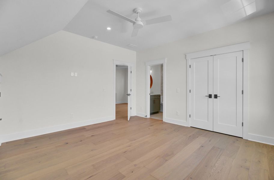 Spacious, unfurnished interior of a new home in , Mount Pleasant (Image 19).