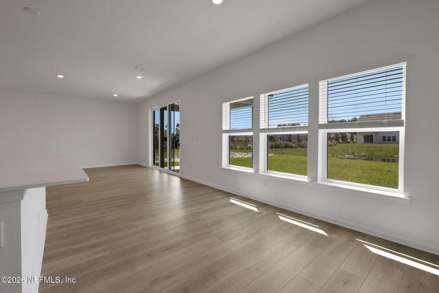 Spacious, unfurnished interior of a new home in Hyland Trail, Green Cove Springs (Image 45).