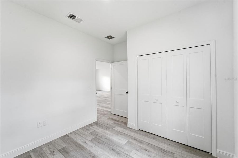 Spacious, unfurnished interior of a new home in , Ocala (Image 27).