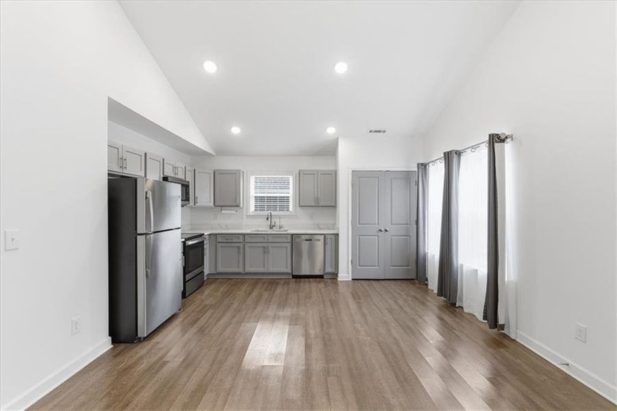 Spacious, unfurnished interior of a new home in , Rome (Image 25).