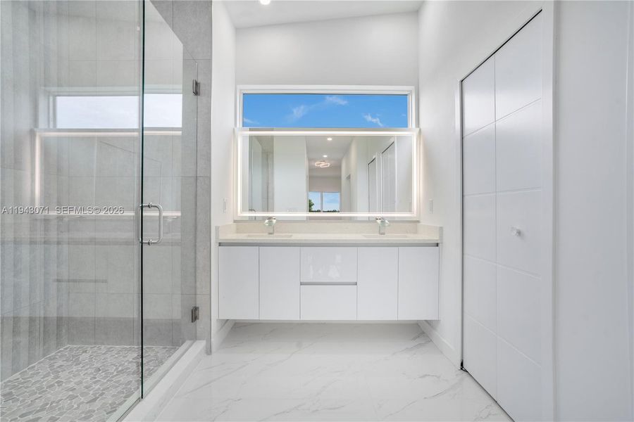 Furnished interior view inside a new home in , Cape Coral (Image 20).