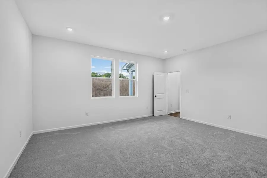 Spacious, unfurnished interior of a new home in Weatherfield, Buford (Image 24).