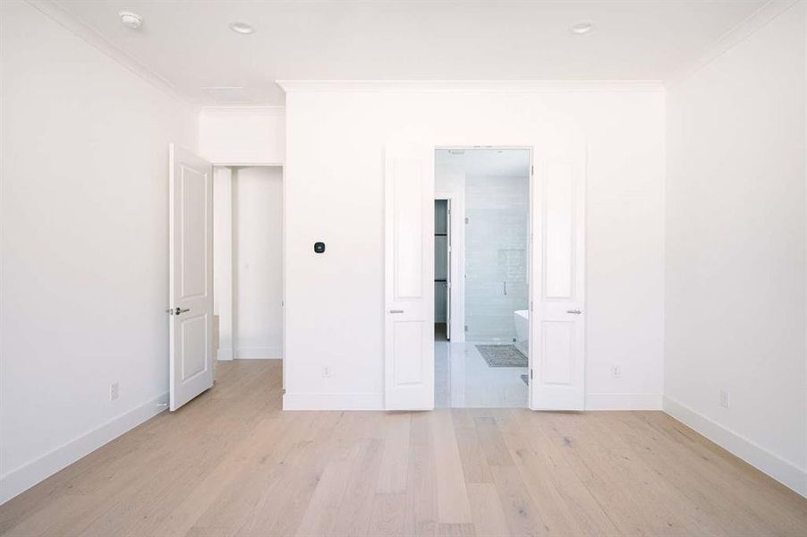 Spacious, unfurnished interior of a new home in , Weatherford (Image 22).