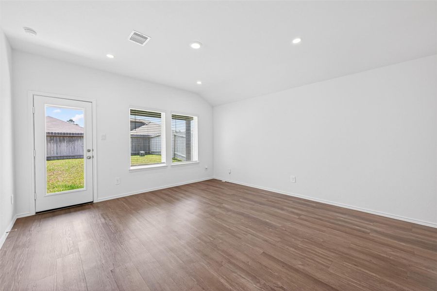 Spacious, unfurnished interior of a new home in Breckenridge Forest, Spring (Image 30).