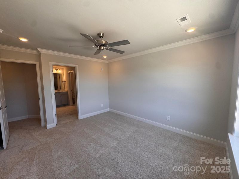 Spacious, unfurnished interior of a new home in Pine Trace, Gastonia (Image 15).