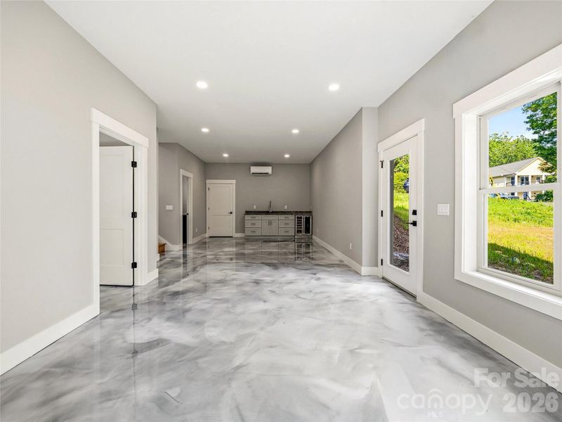 Spacious, unfurnished interior of a new home in , Asheville (Image 26).