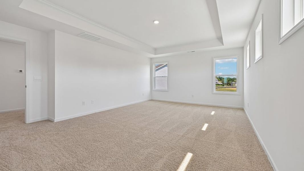 Spacious, unfurnished interior of a new home in Eagle Creek, Fuquay Varina (Image 27).