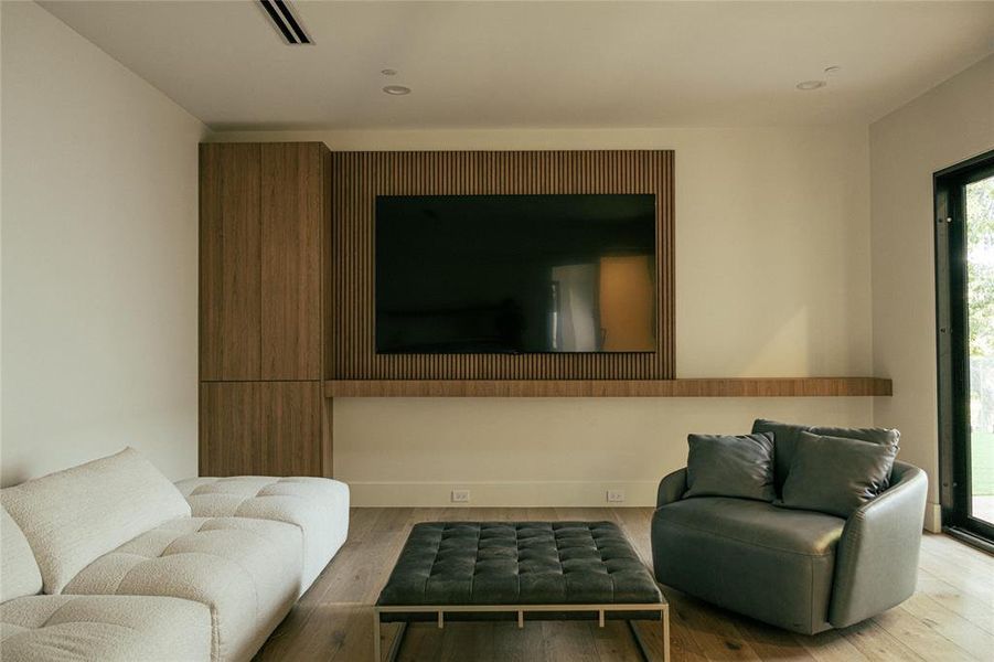 Furnished interior view inside a new home in , Dallas (Image 16).