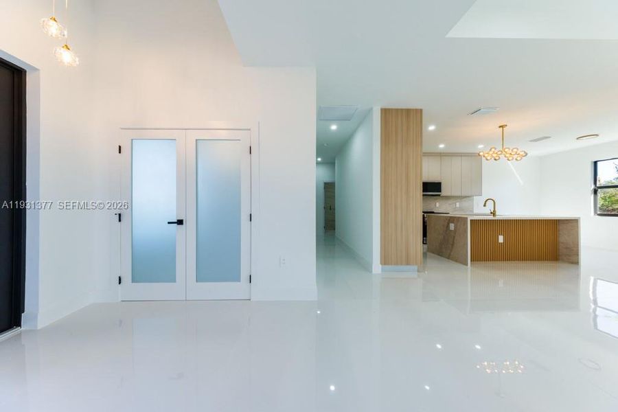 Spacious, unfurnished interior of a new home in , Lehigh Acres (Image 20).