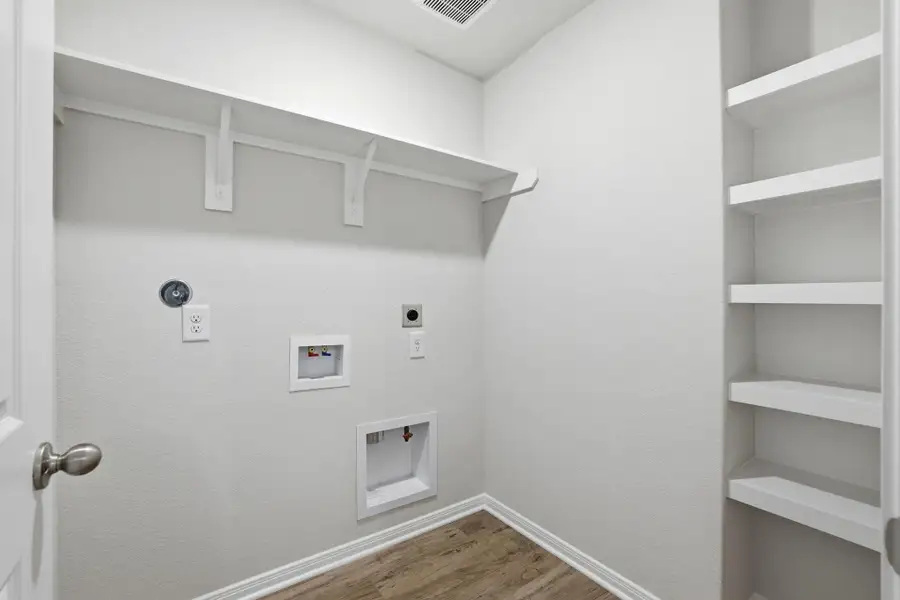 Spacious, unfurnished interior of a new home in Magnolia Woods, Magnolia (Image 18). Spacious, unfurnished interior of a new home in Magnolia Woods, Magnolia (Image 18).