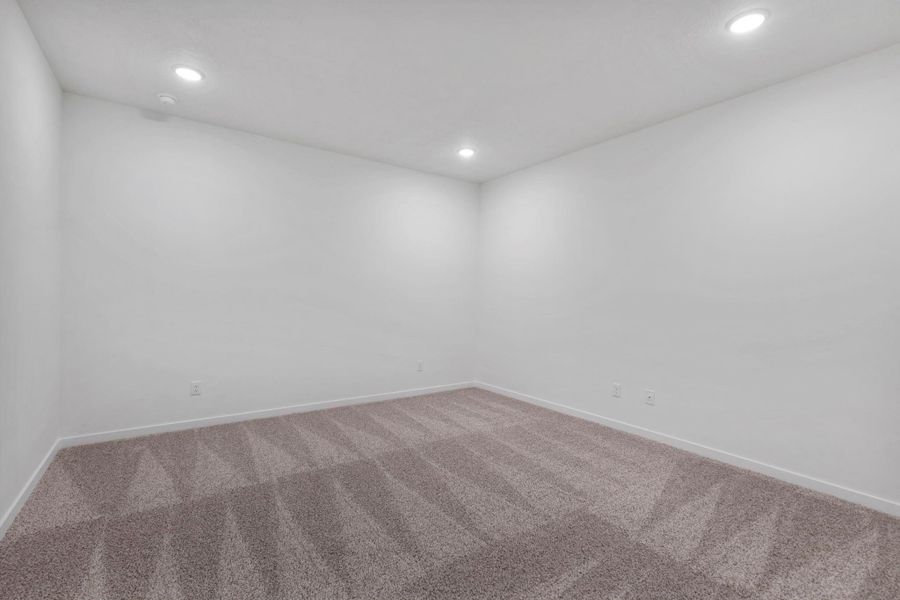 Spacious, unfurnished interior of a new home in Spring Lake, Huntsville (Image 19).