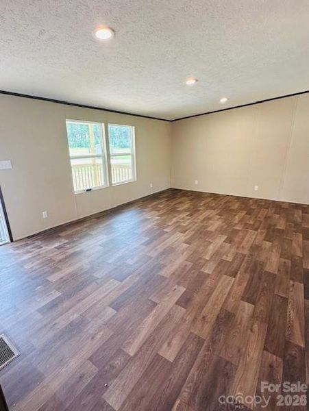 Spacious, unfurnished interior of a new home in , Lawndale (Image 16).