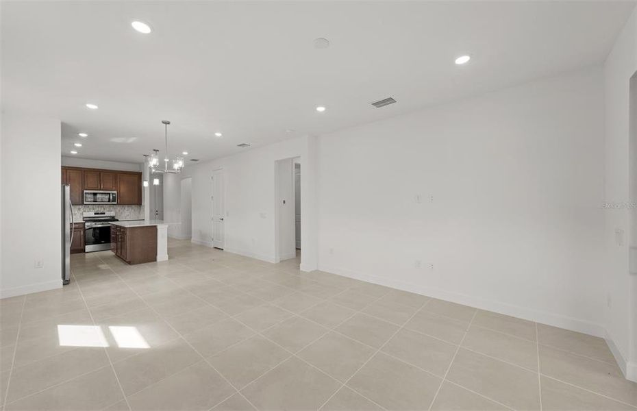 Spacious, unfurnished interior of a new home in Del Webb Catalina, Lakewood Ranch (Image 20).