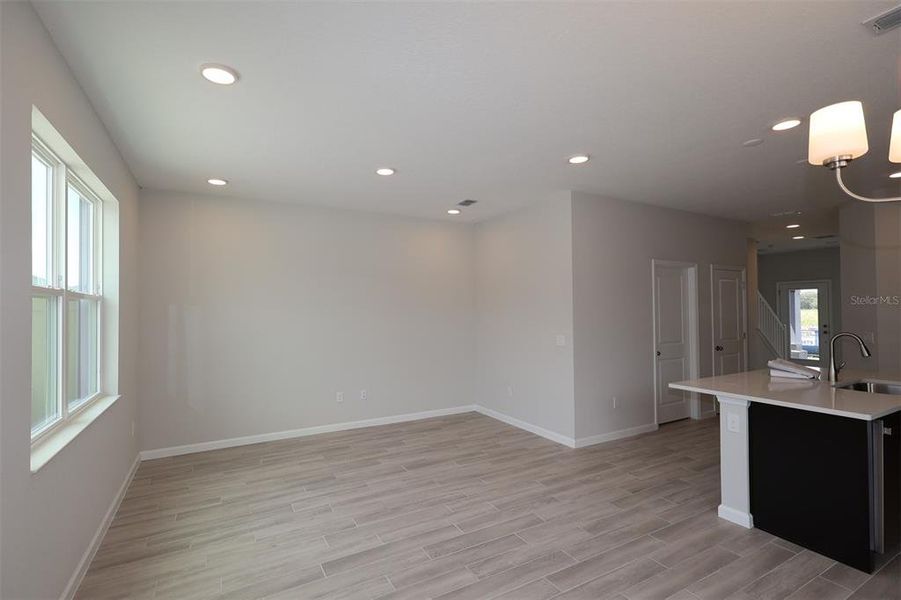 Spacious, unfurnished interior of a new home in Center Lake on the Park, St. Cloud (Image 16).