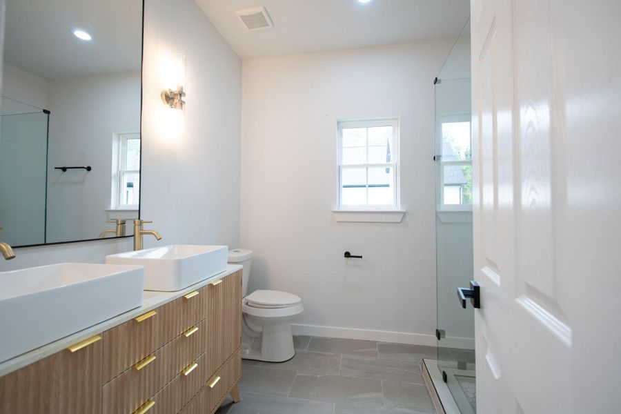 Furnished interior view inside a new home in , Dayton (Image 14).