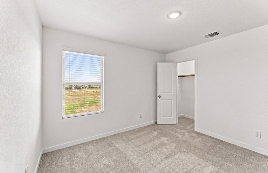 Spacious, unfurnished interior of a new home in Sonterra, Jarrell (Image 36).