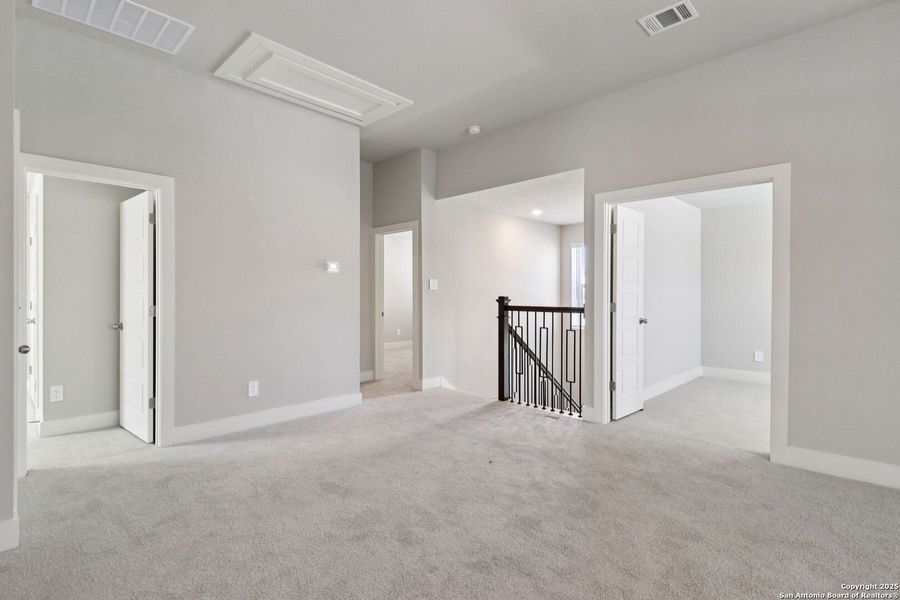 Spacious, unfurnished interior of a new home in Thomas Pond, San Antonio (Image 35). Spacious, unfurnished interior of a new home in Thomas Pond, San Antonio (Image 35).
