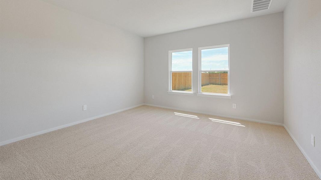 Spacious, unfurnished interior of a new home in Pleasant Hill, Bryan (Image 9).