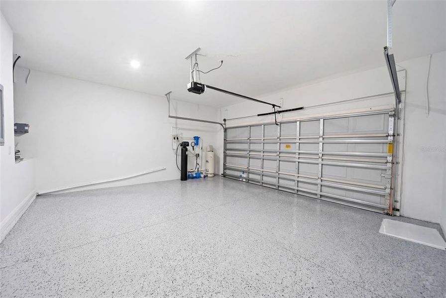 Spacious, unfurnished interior of a new home in , Palm Bay (Image 31).