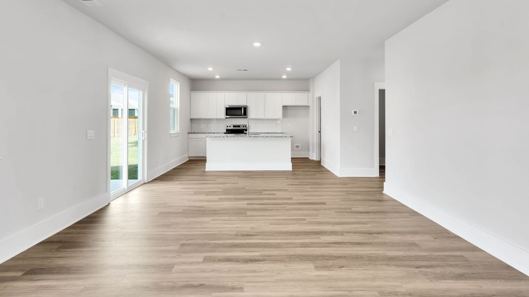 Spacious, unfurnished interior of a new home in Bella Point, Bolivia (Image 18). Spacious, unfurnished interior of a new home in Bella Point, Bolivia (Image 18).