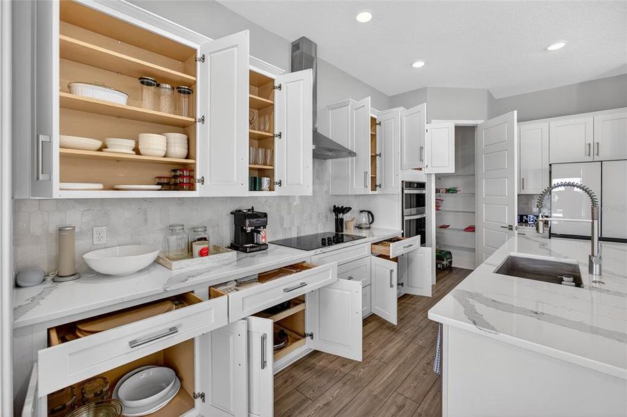 Furnished interior view inside a new home in , Winter Garden (Image 7).