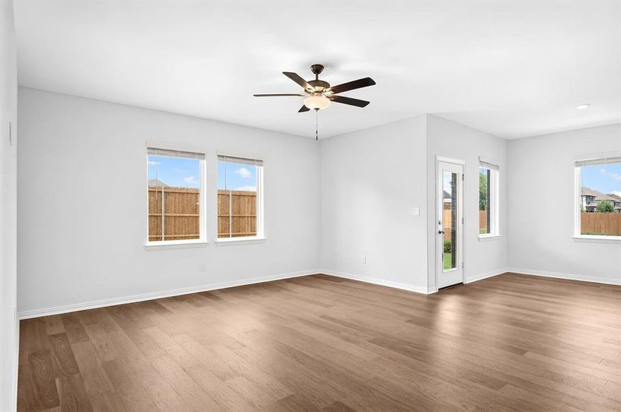 2620 Glacier Road ~ Ready Now!