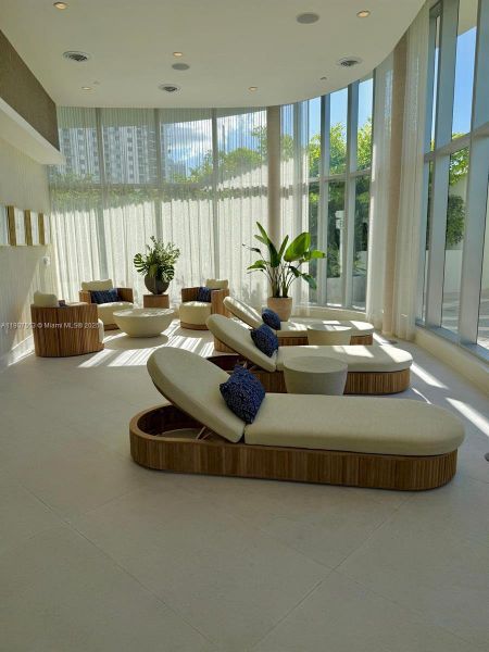 Community amenities in , Miami (Image 55).