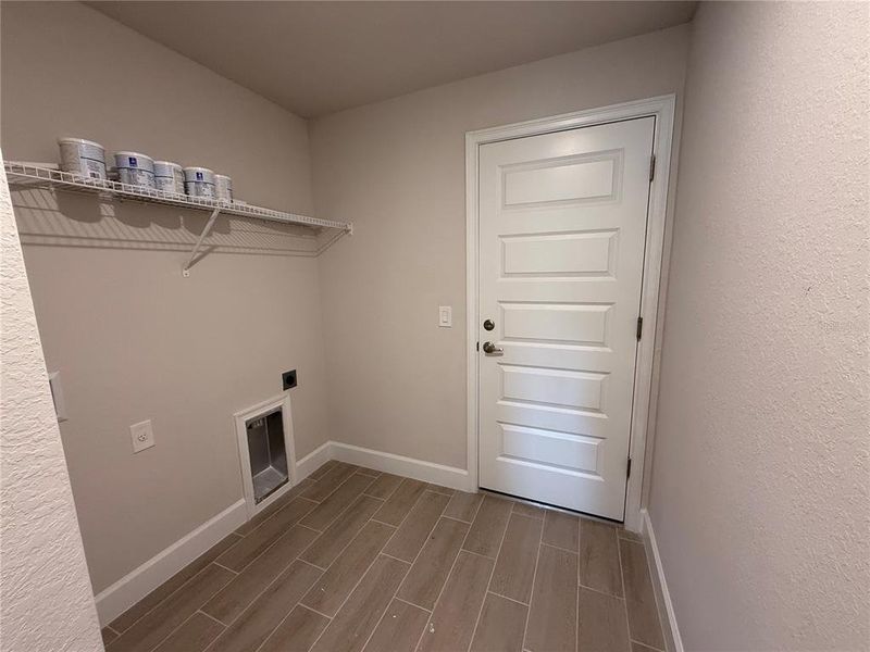 Spacious, unfurnished interior of a new home in , Port Charlotte (Image 14).